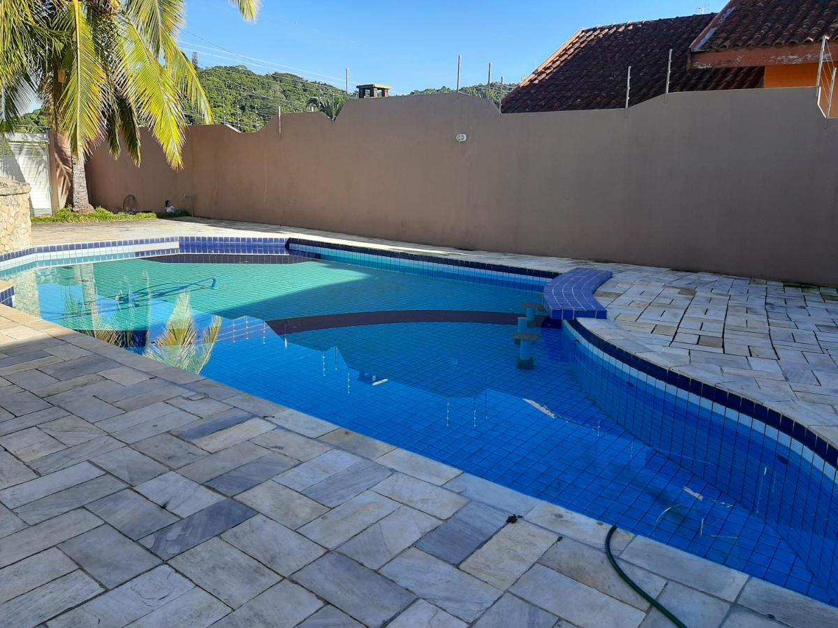 הוילה קרגואטטובה Casa Com Piscina Na Martim De Sa מראה חיצוני תמונה